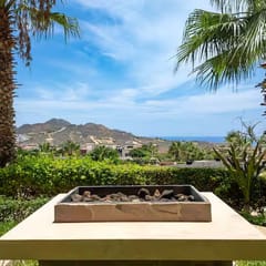 Chic & Cozy 2BR Oceanview Condo