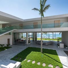 7BD Exclusive Property On Beach