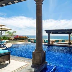 dream beachfront getaway in Novaispania