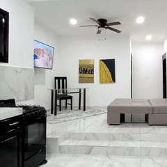 Luxury Lakeview Condo Fastest WIFI Golf Cart Help