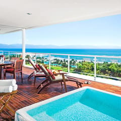 Oceanfront Grand Luxxe with Resort Amenites