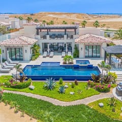Paradise villa within the resort
