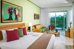 1BD Grand Luxxe: Ocean View, Pool & Beach Resort - Image 4