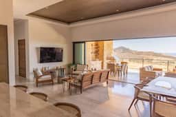 Stylish 3-Bedroom Oceanfront PH w/ Golf Cart - Image 3