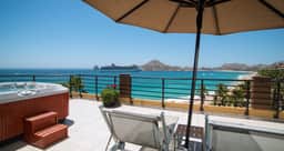 Oceanfront Penthouse with Resort Amenities - Imagen 5