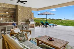Gorgeous 3BR Oceanview Condo with Stunning Views - Imagen 4