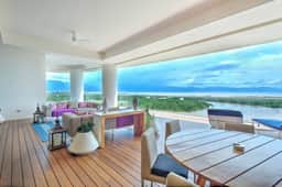 2 BDRM Grand Luxxe Master suit - Imagen 4