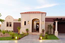 Beachfront Residence Villa with Resort Amenities - Imagen 2