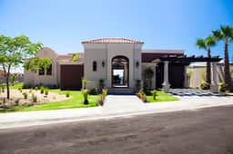 Beachfront Residence Villa with Resort Amenities - Imagen 5
