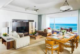 Oceanfront Grand Luxxe with Resort Amenites - Image 2