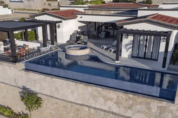 Luxury Villa in Cabo San Lucas at Quivira - Image 1