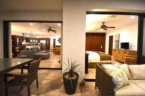 2BD Luxury Oceanview Condo with Private Pool - Imagen 3