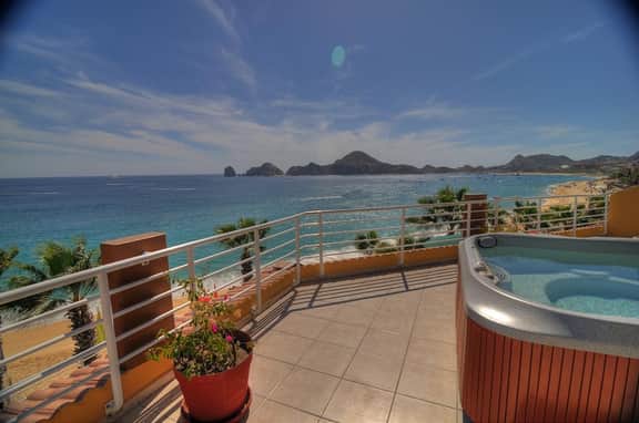 Oceanfront Penthouse with Resort Amenities - Imagen 4