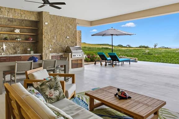 Gorgeous 3BR Oceanview Condo with Stunning Views - Imagen 4