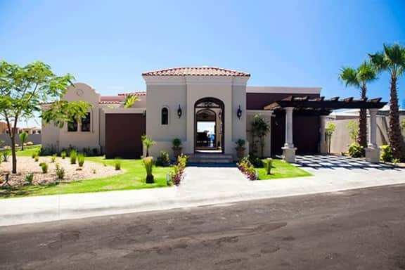 Beachfront Residence Villa with Resort Amenities - Imagen 5