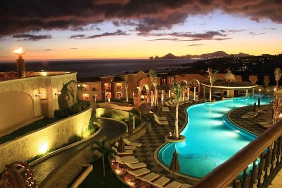 Beachfront Residence Villa with Resort Amenities - Imagen 3