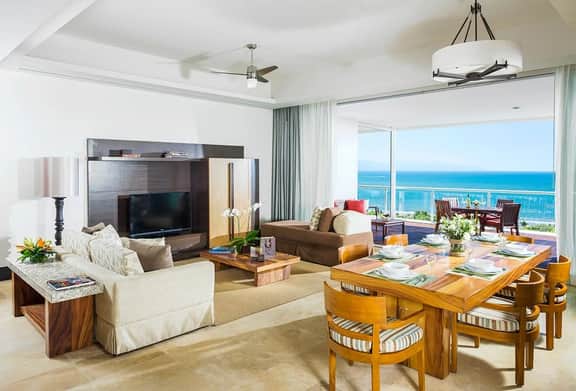 Oceanfront Grand Luxxe with Resort Amenites - Image 2