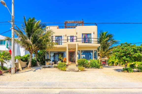 Fantastic 3 Bedroom House with Pool in Punta Sur - Image 1