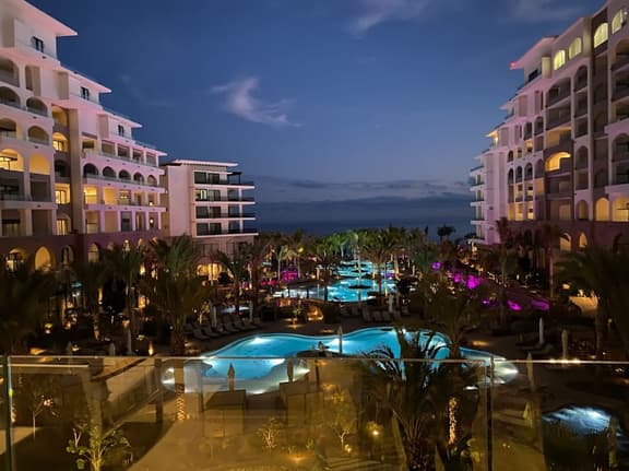 3BD Villa La Valencia: Stunning View & Resort - Imagen 1