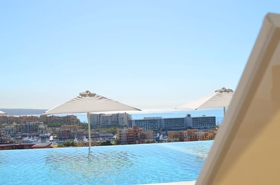 Luxury Apartment in the heart of Cabo - Image 1
